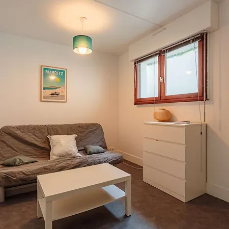 Apartment Studio Renove Avec Piscine, Wi-fi, Proche Centre Et Plage - Fr-1-3-610